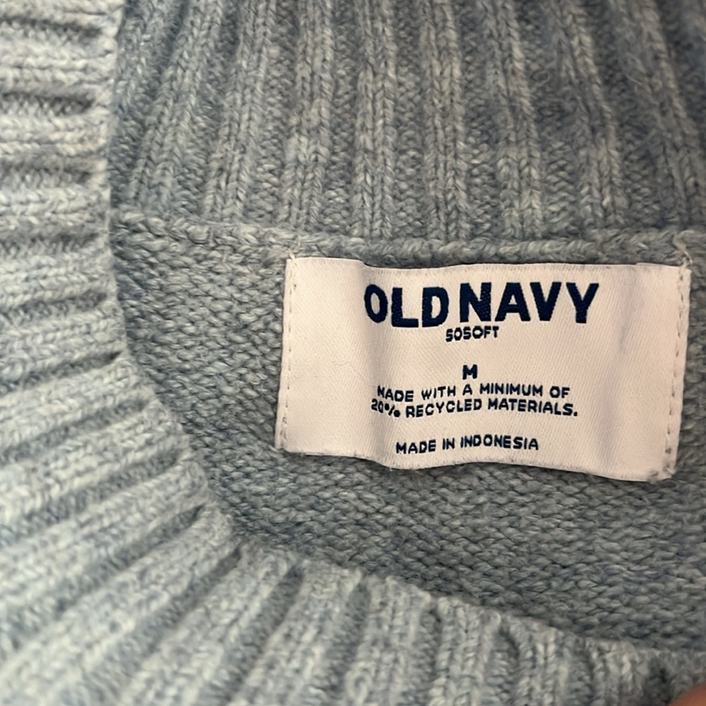 Old navy sweater - Picture 7 of 9